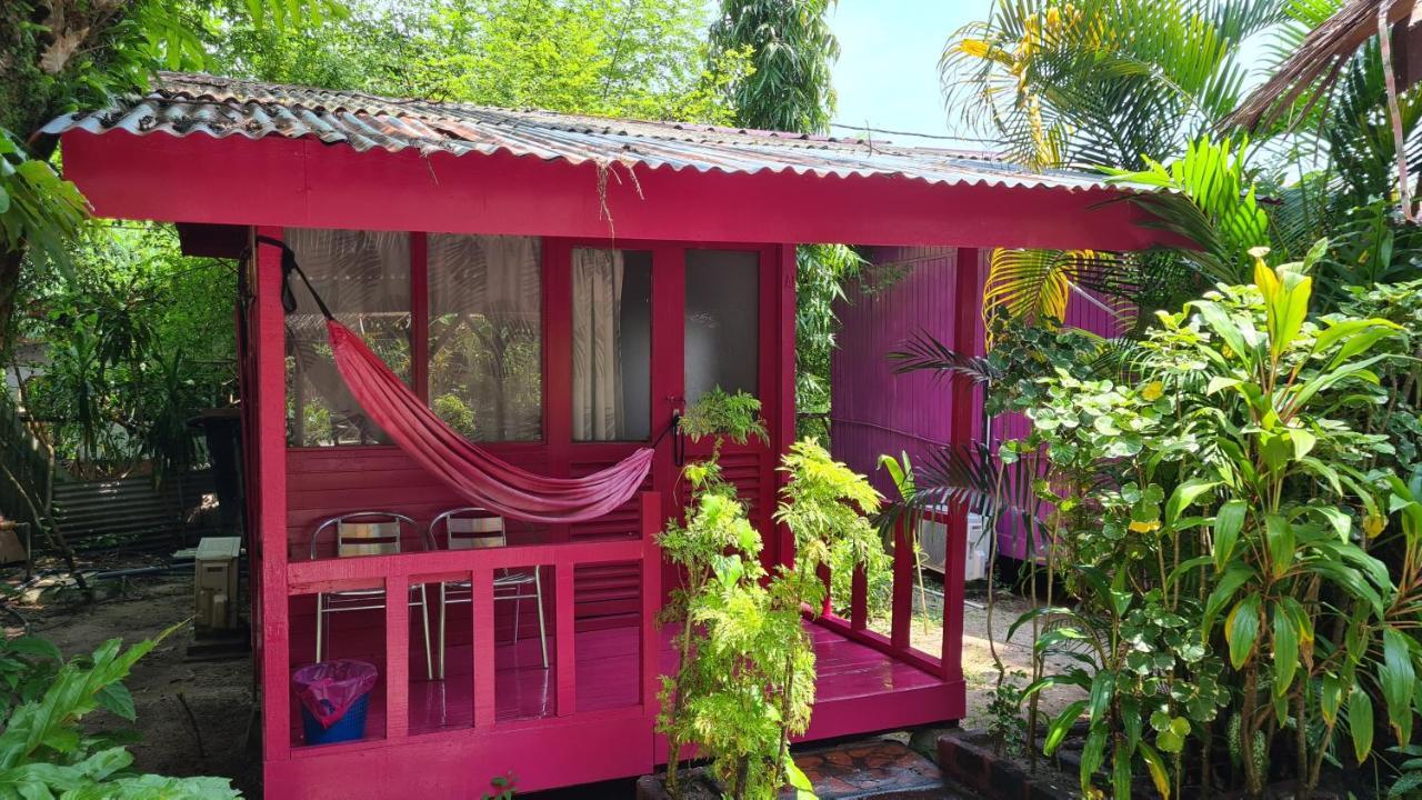 Gecko Guesthouse Pantai Cenang  Exterior foto