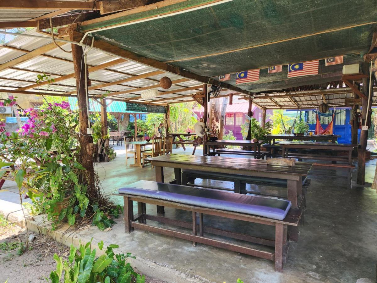 Gecko Guesthouse Pantai Cenang  Exterior foto