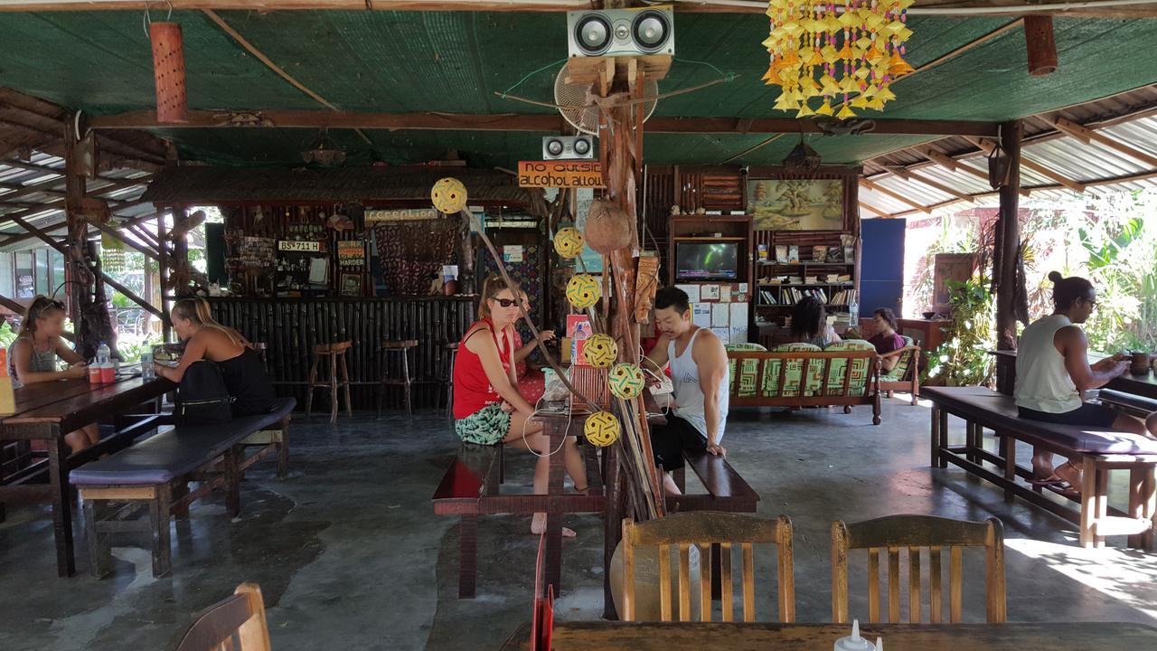 Gecko Guesthouse Pantai Cenang  Exterior foto