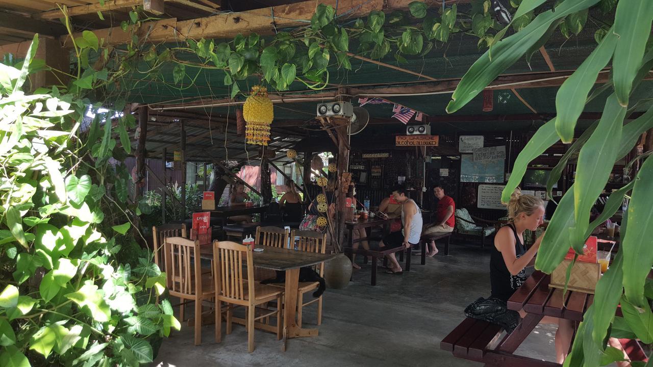 Gecko Guesthouse Pantai Cenang  Exterior foto