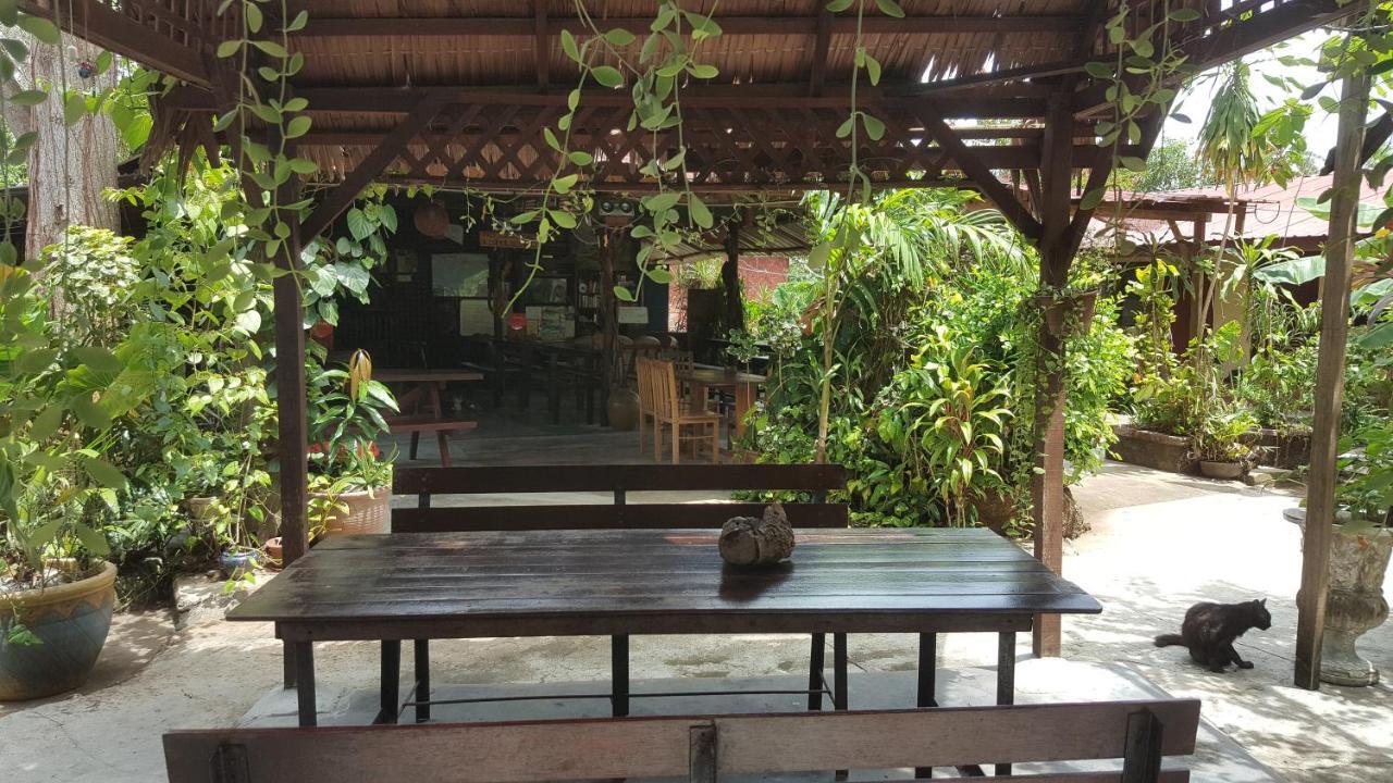 Gecko Guesthouse Pantai Cenang  Exterior foto